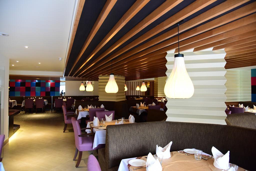 The Royal Comfort Bangalore Exterior foto