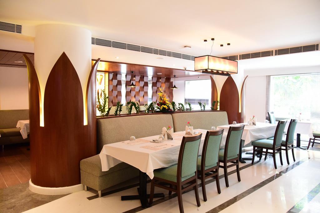The Royal Comfort Bangalore Exterior foto