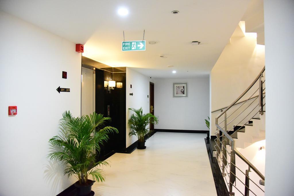 The Royal Comfort Bangalore Exterior foto